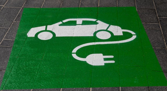 Изображение Парковка электромобиля