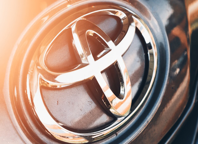 Прибыль Toyota упала из-за пошлин Трампа  